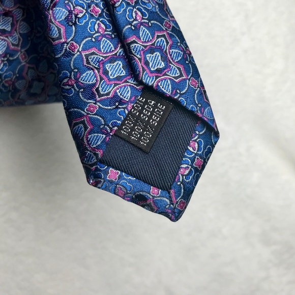 100% Pure Silk tie. - Picture 6 of 8